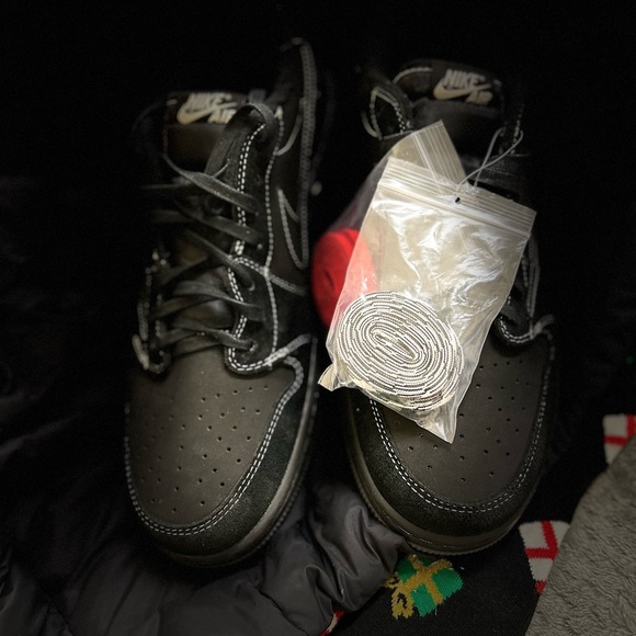 Deadstock Travis Scott Low Dunks ‘Phantom Blacks”, Jordan’s \ Nike. $250 Sale! - Picture 2 of 16